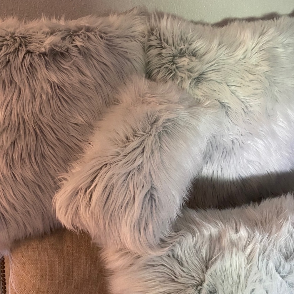 Throw pillow